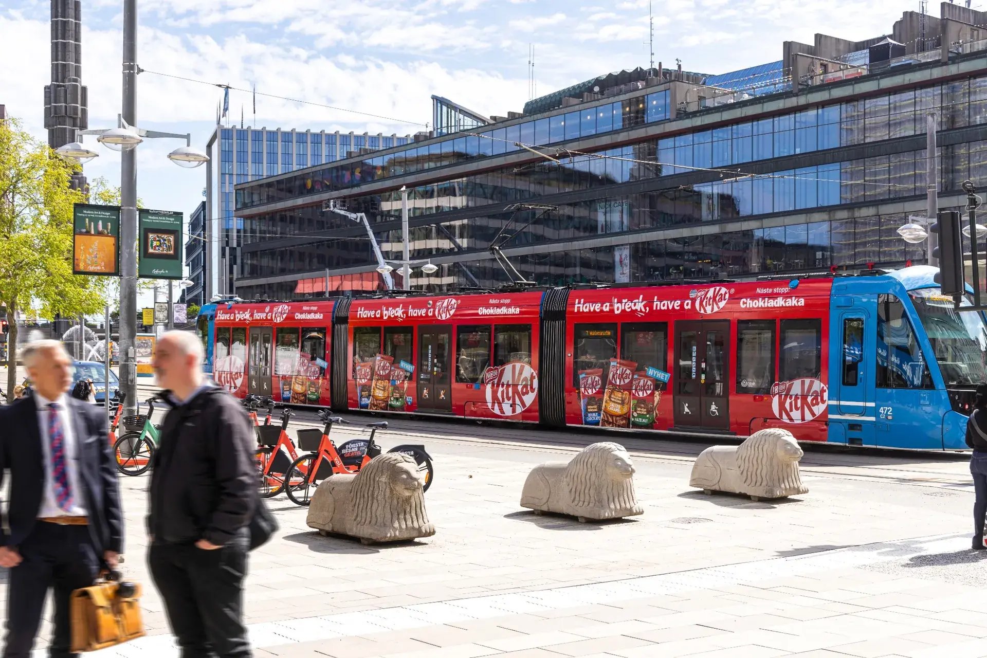 nestle-tram
